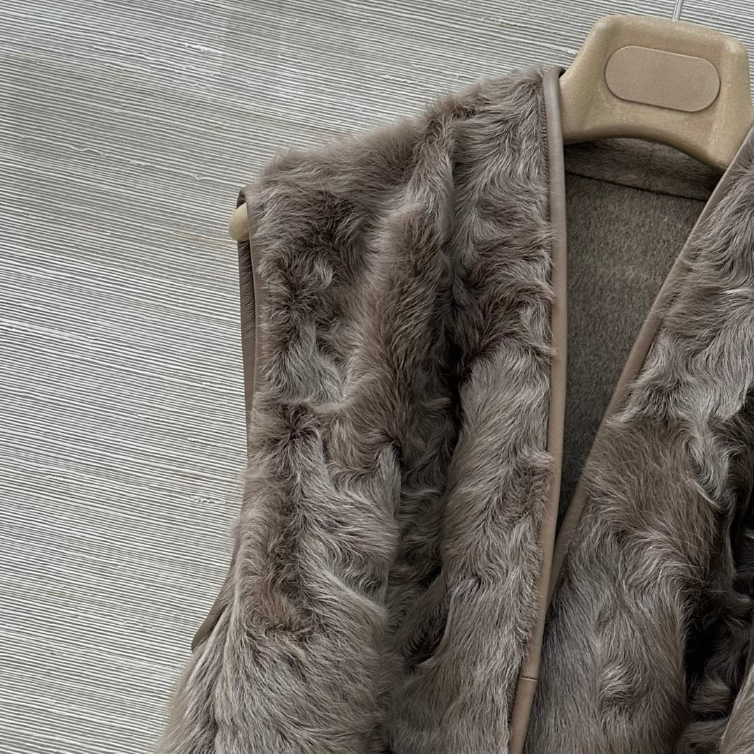Lor 25 Wool and sheepskin vest