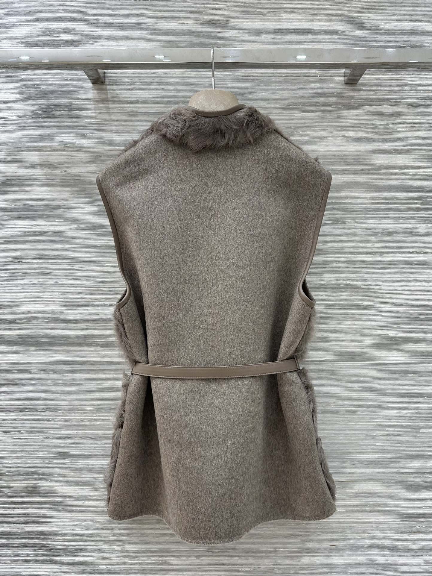 Lor 25 Wool and sheepskin vest