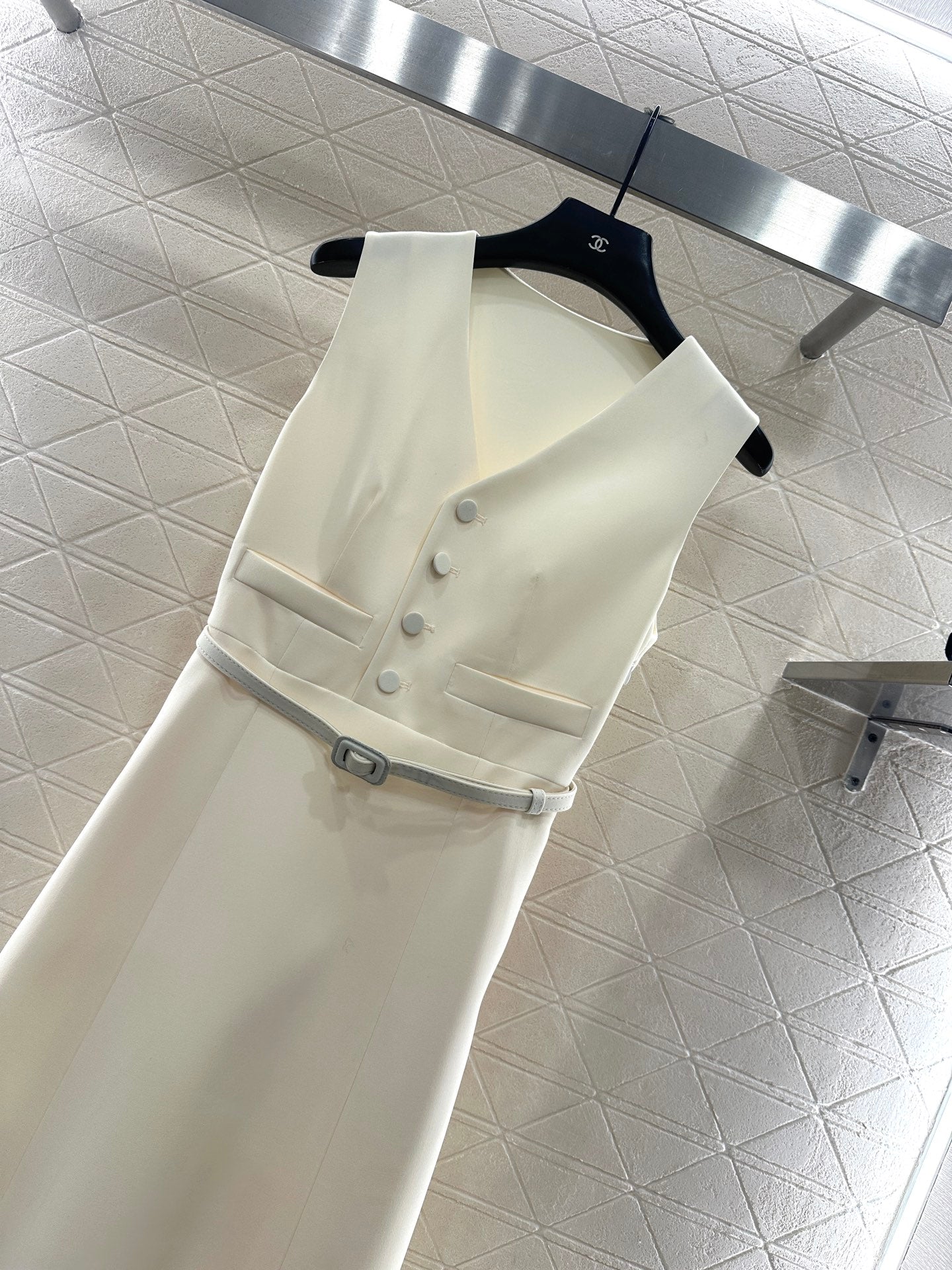Di 25 belt dress