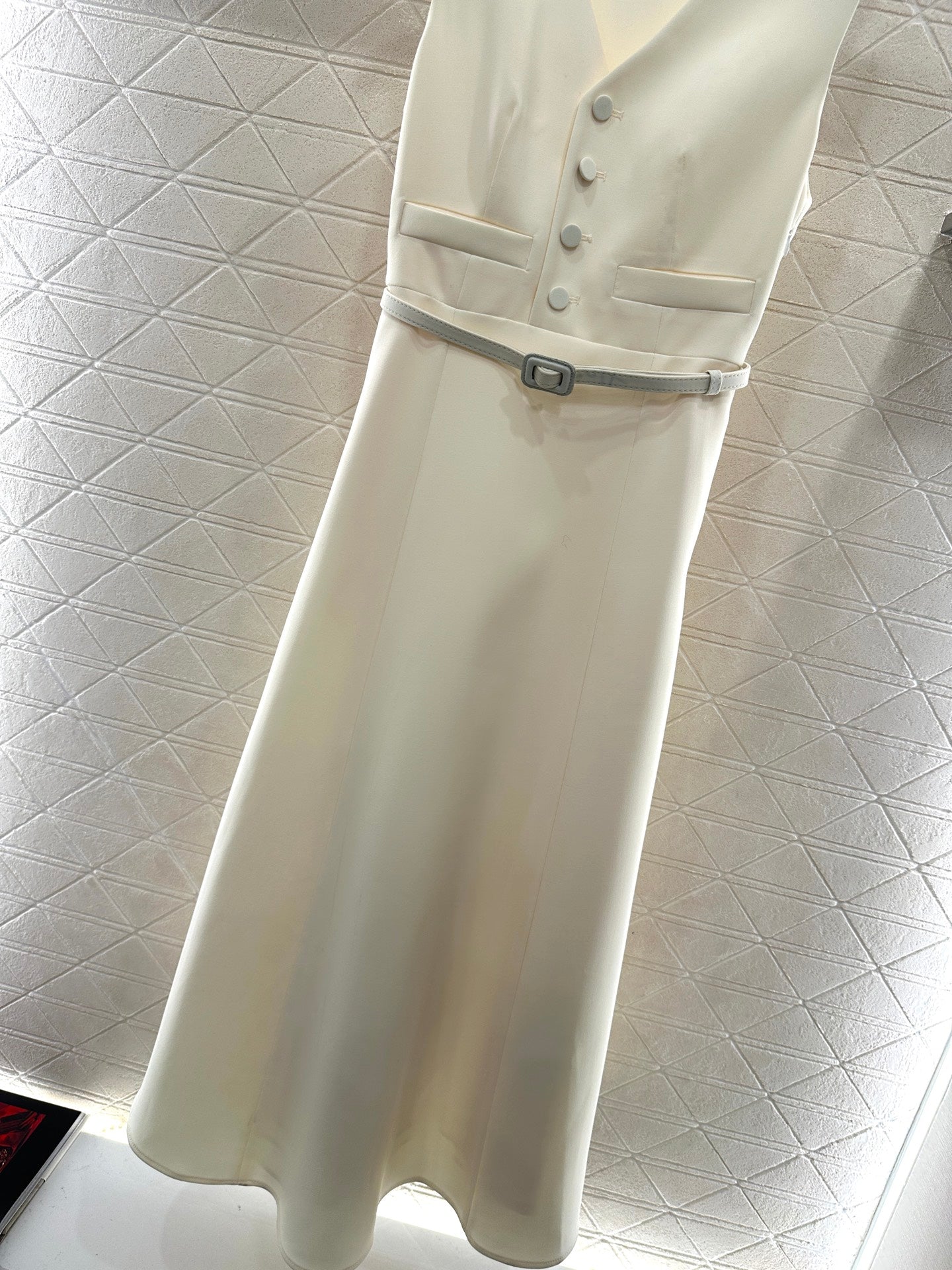 Di 25 belt dress