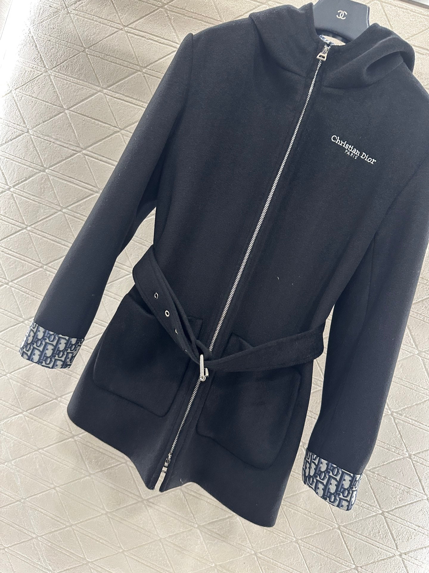 Di 25 Wool-blend jacket with drawstring hood