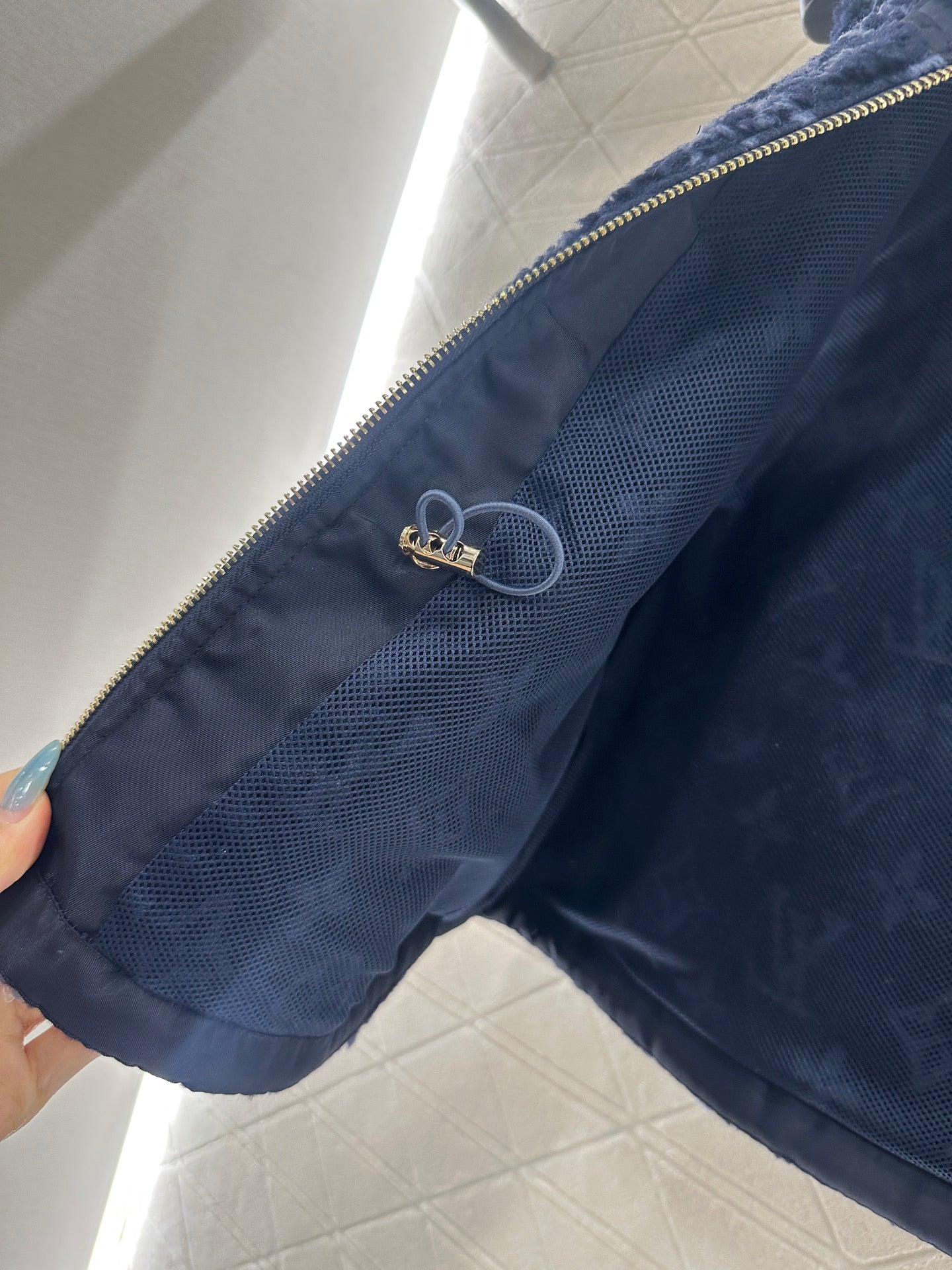 L 25 Hooded Teddy Sherpa Vest