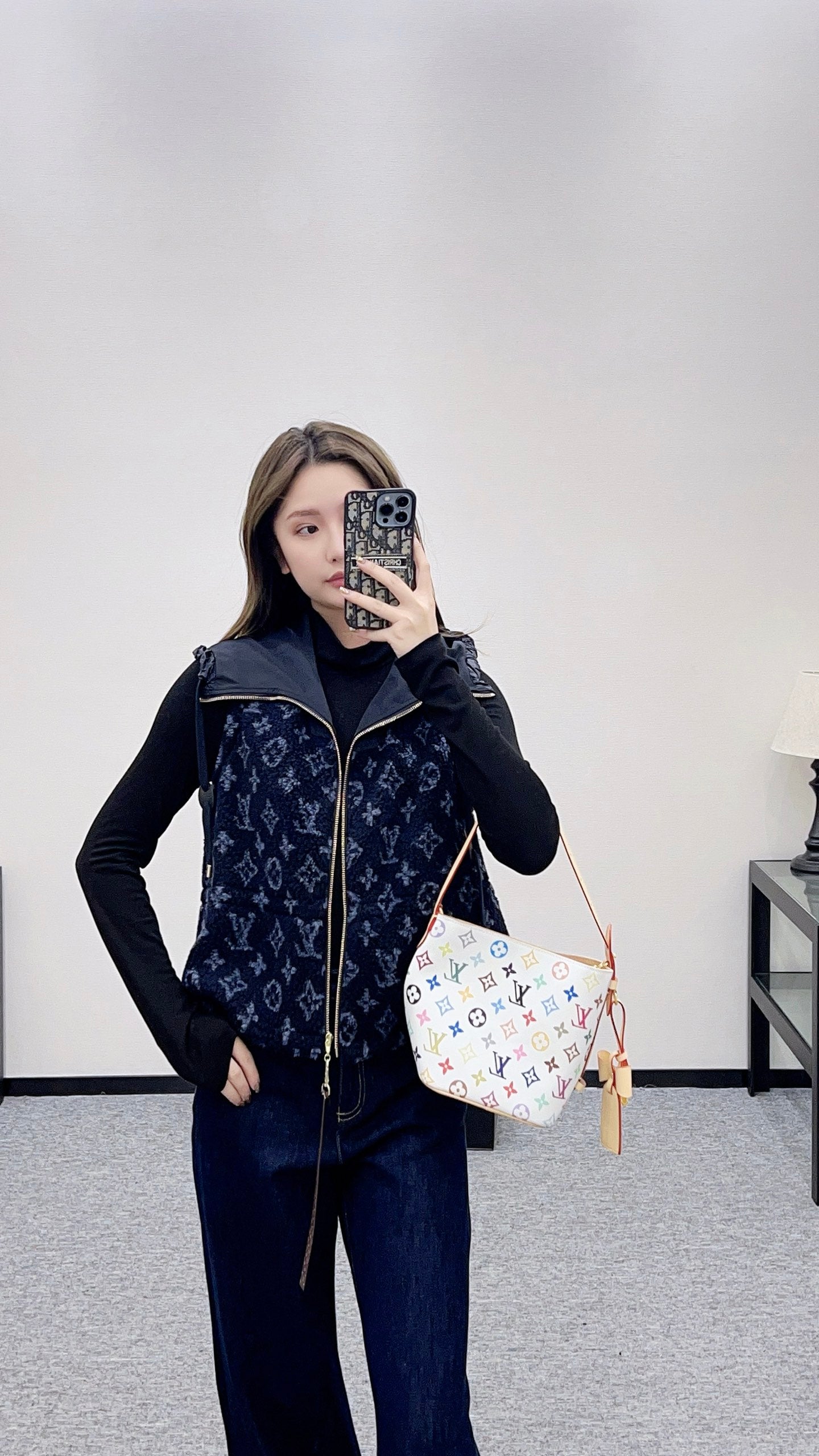 L 25 Hooded Teddy Sherpa Vest