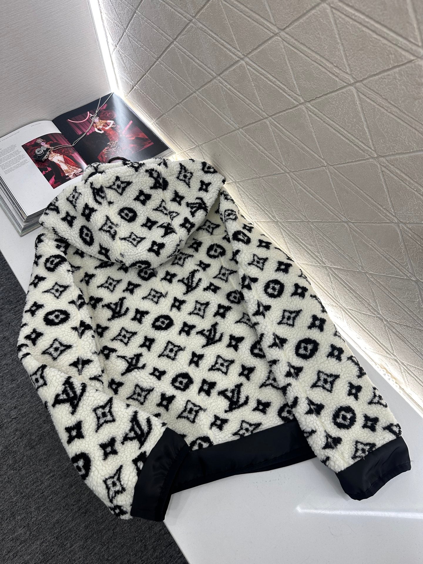 L 25 Hooded Teddy Sherpa Jacket