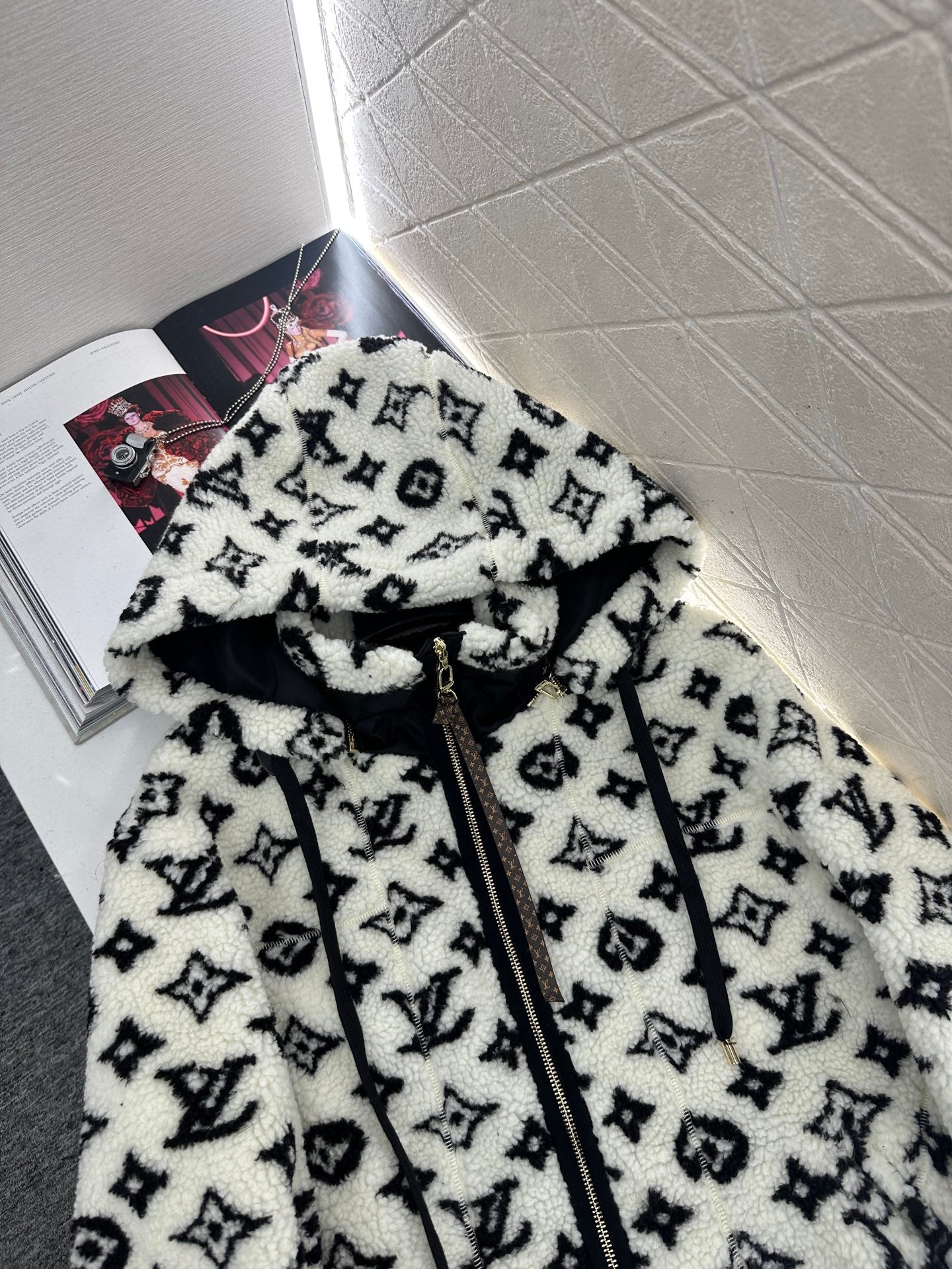 L 25 Hooded Teddy Sherpa Jacket