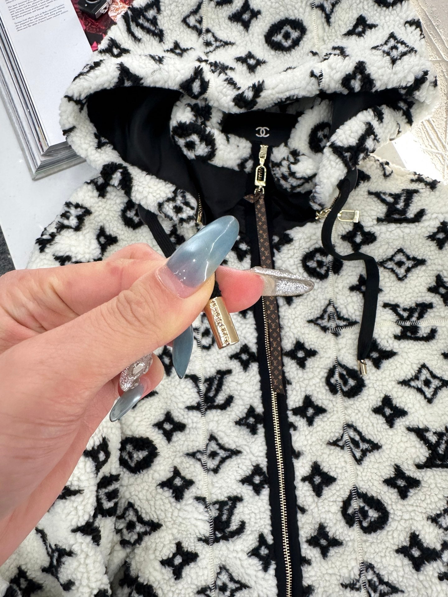 L 25 Hooded Teddy Sherpa Jacket