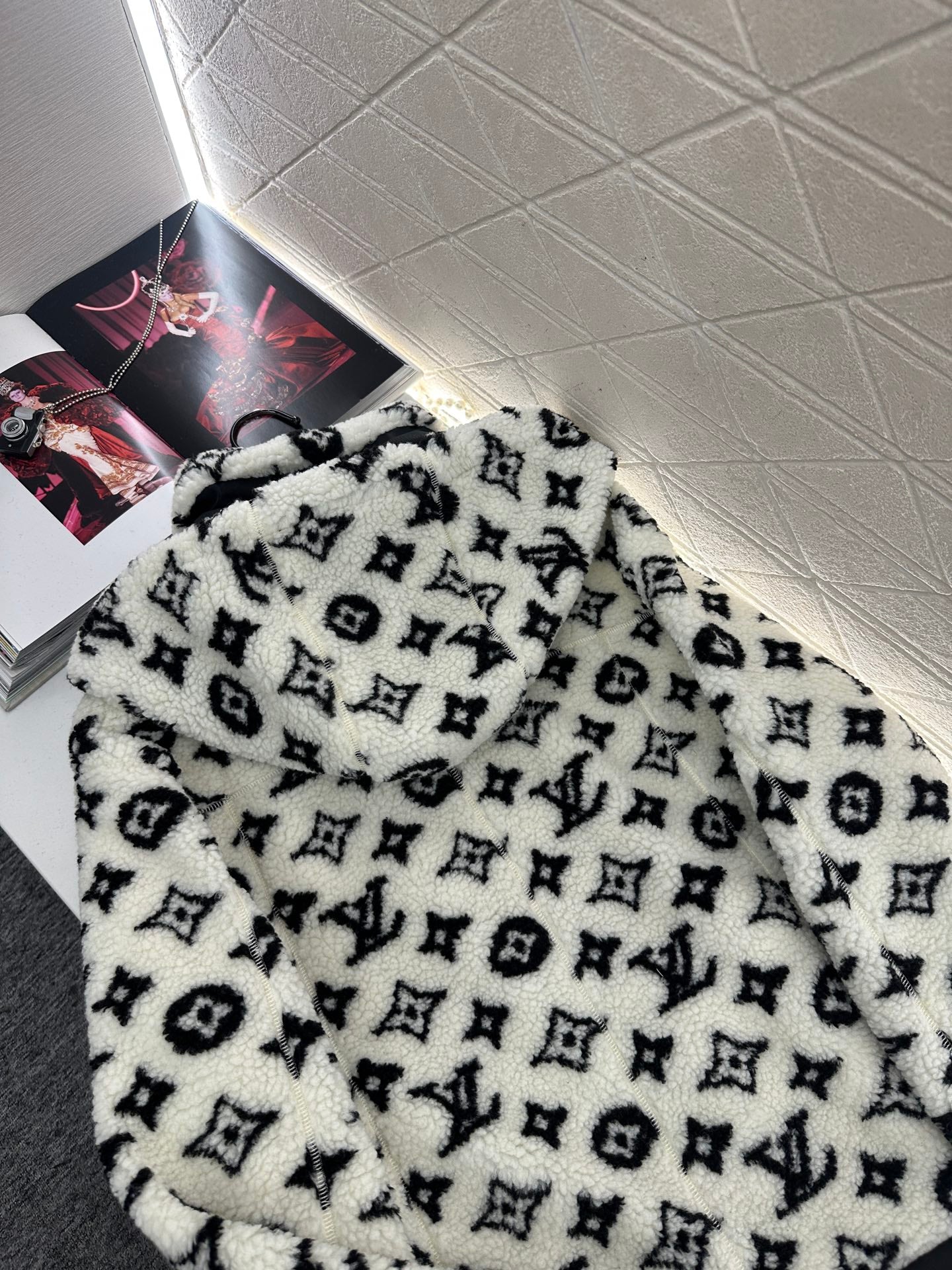 L 25 Hooded Teddy Sherpa Jacket