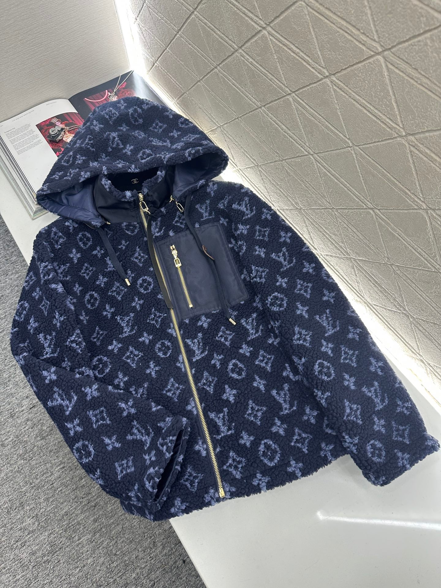 L 25 Hooded Teddy Sherpa Jacket