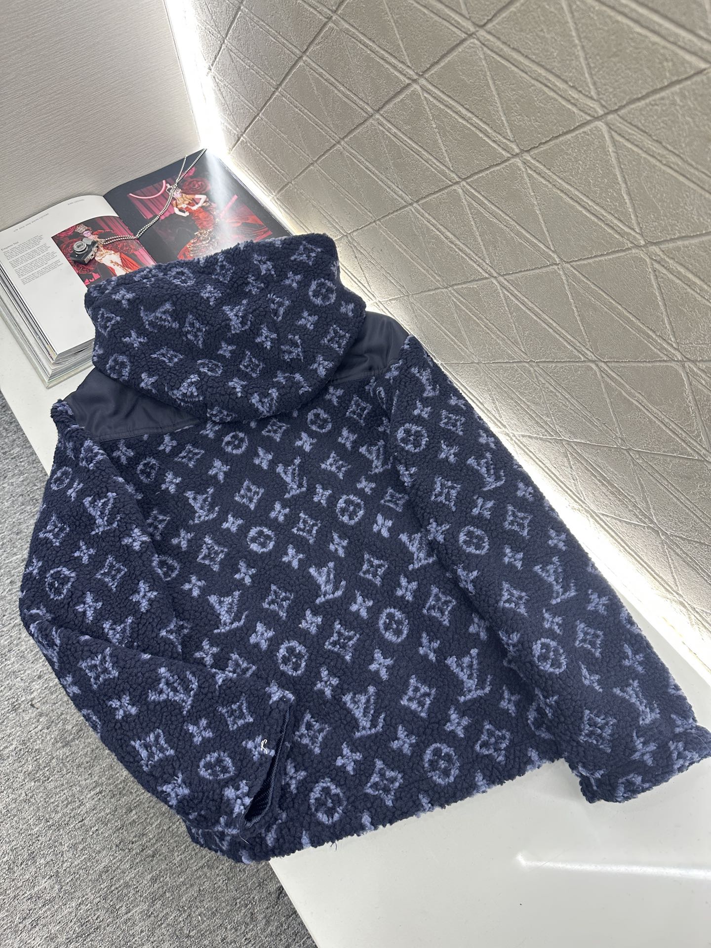 L 25 Hooded Teddy Sherpa Jacket