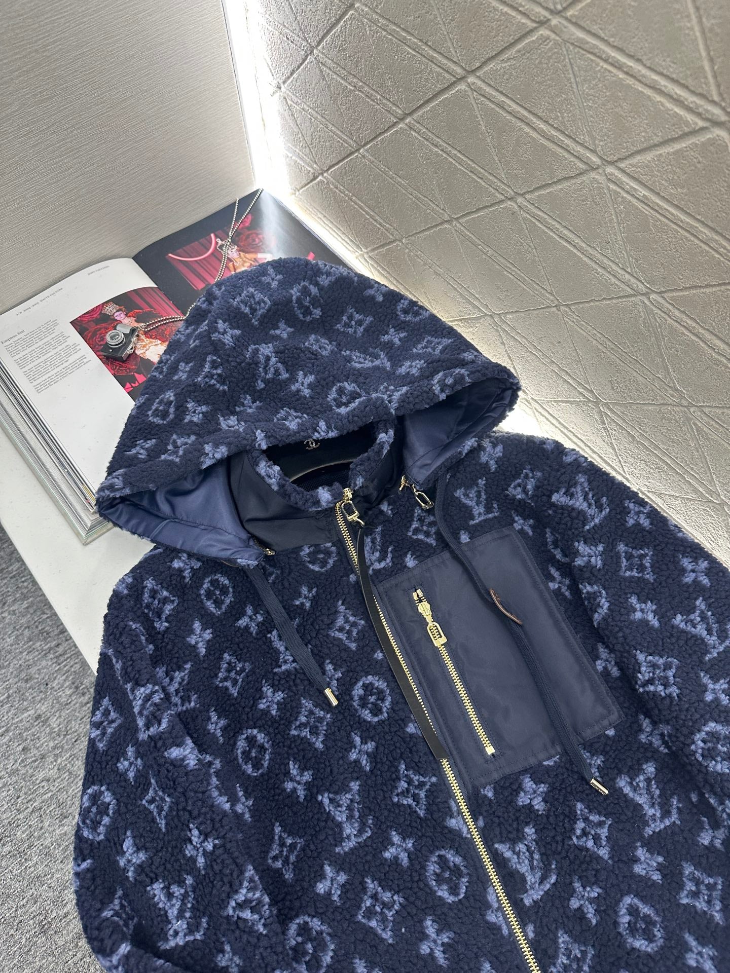 L 25 Hooded Teddy Sherpa Jacket