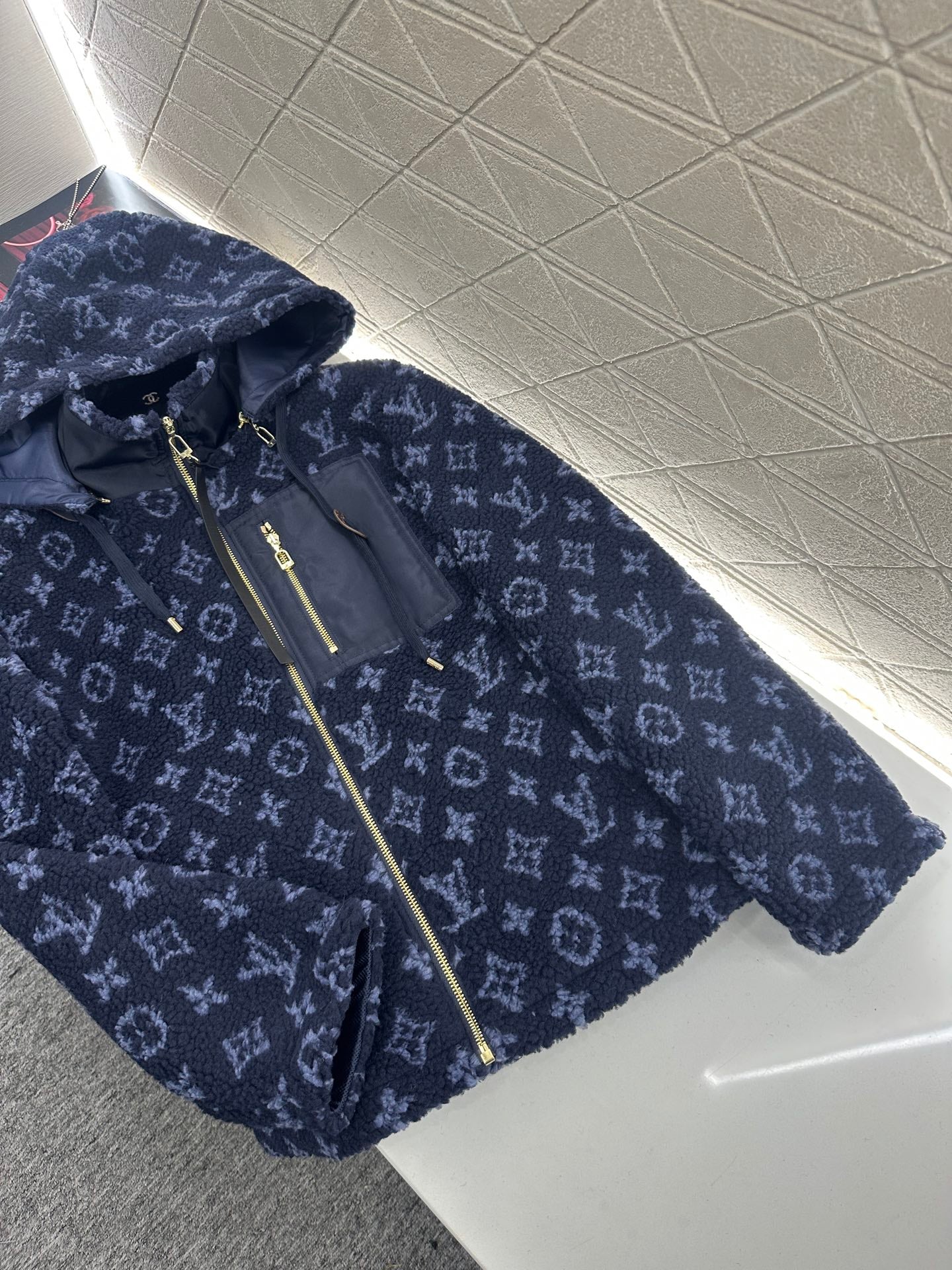 L 25 Hooded Teddy Sherpa Jacket