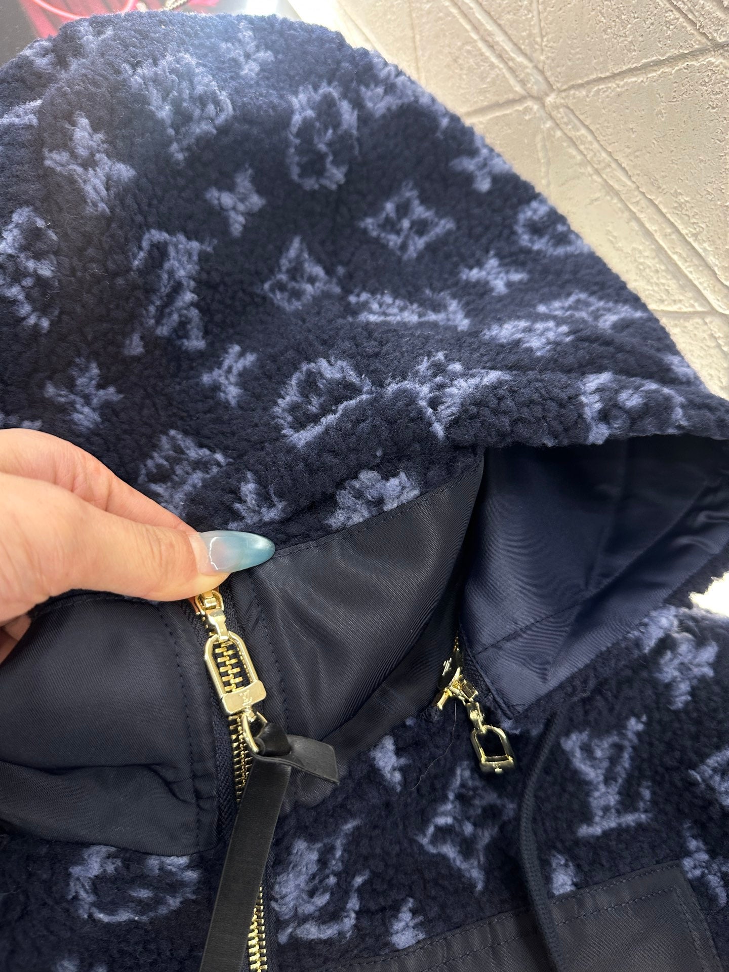 L 25 Hooded Teddy Sherpa Jacket