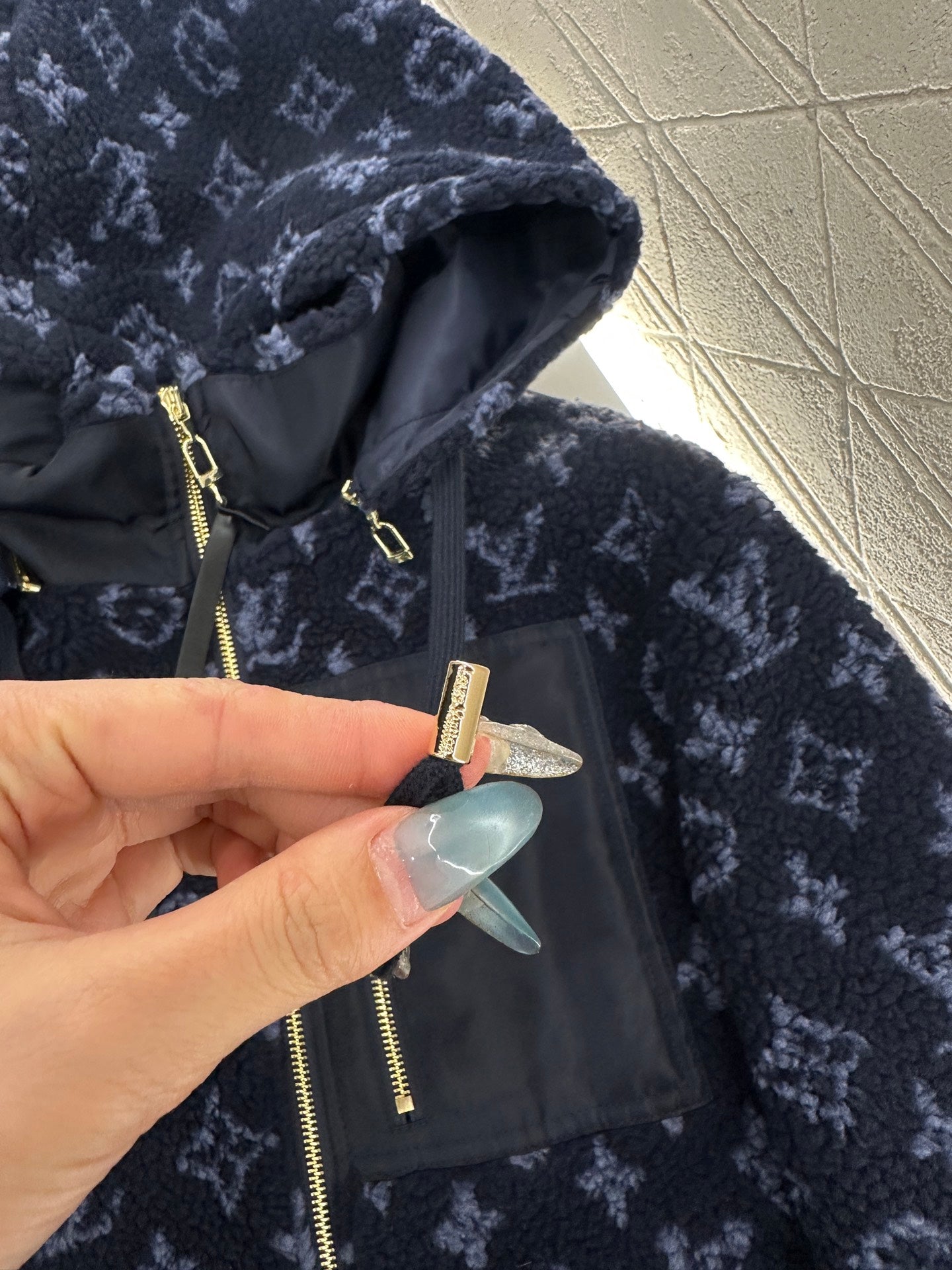 L 25 Hooded Teddy Sherpa Jacket