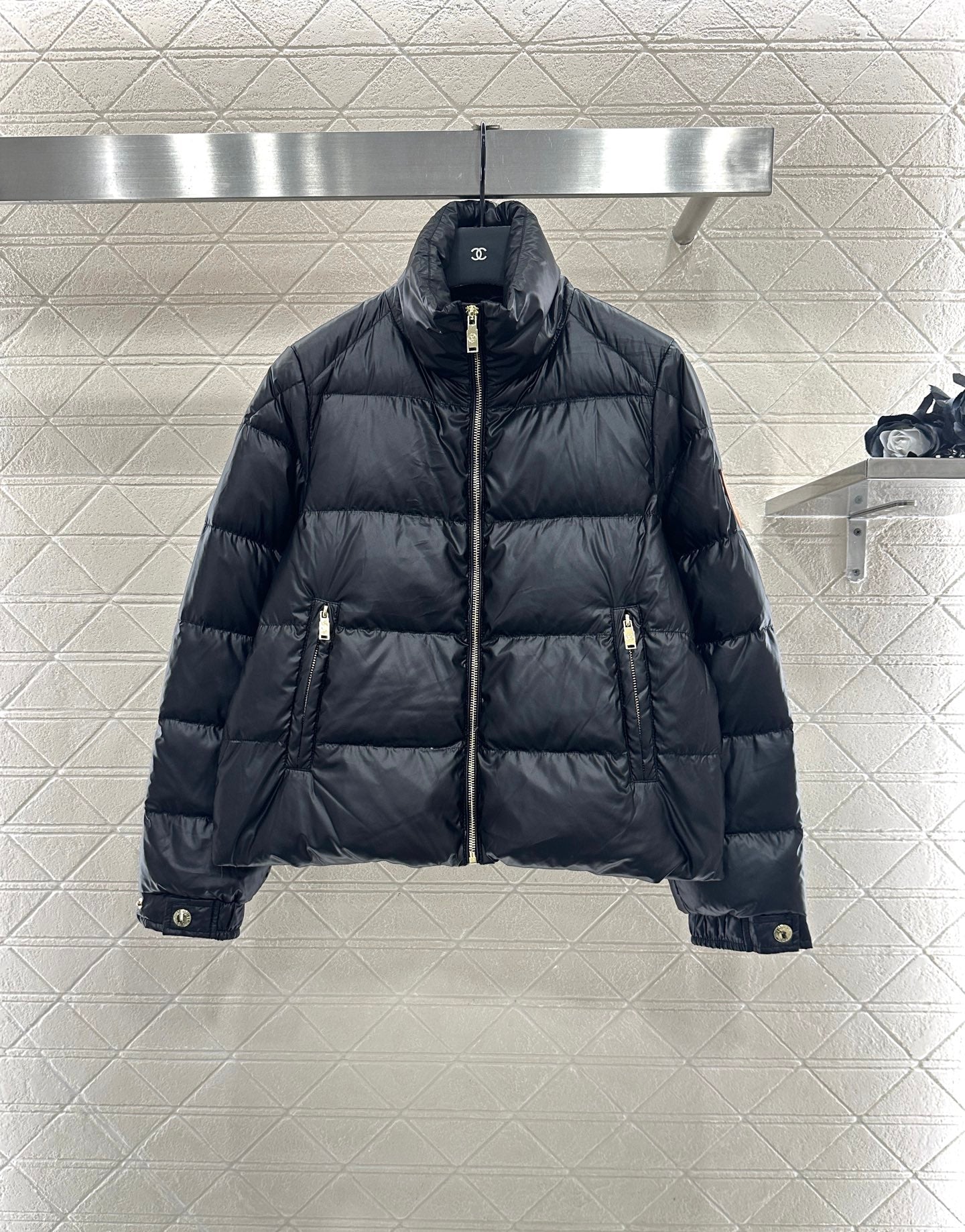 L 25 Rectangular embossed stand collar down jacket