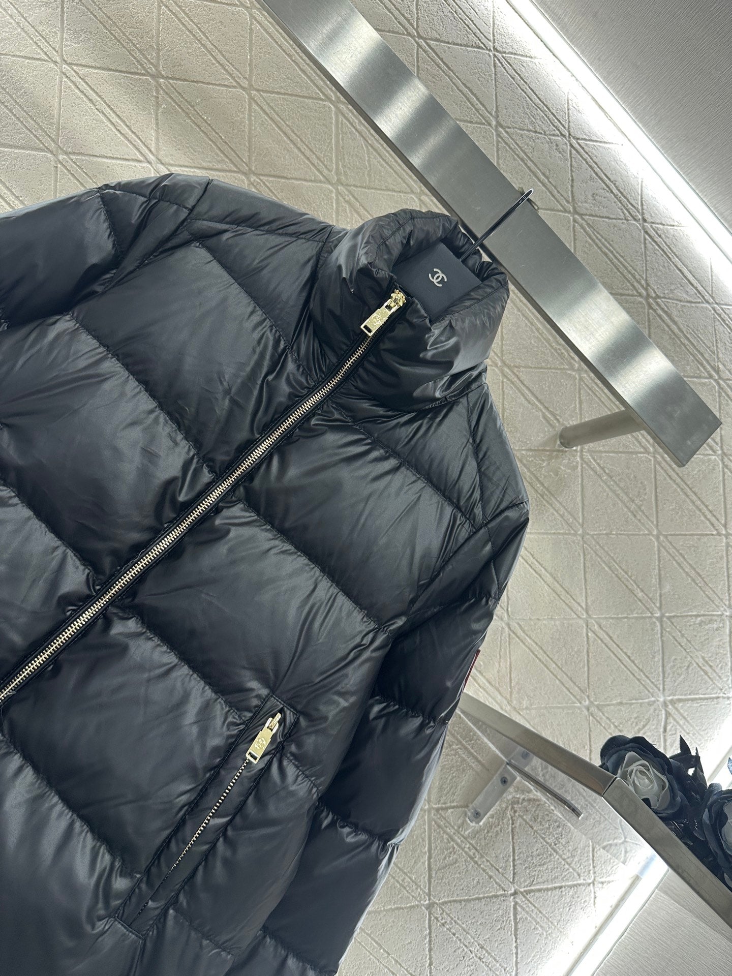 L 25 Rectangular embossed stand collar down jacket
