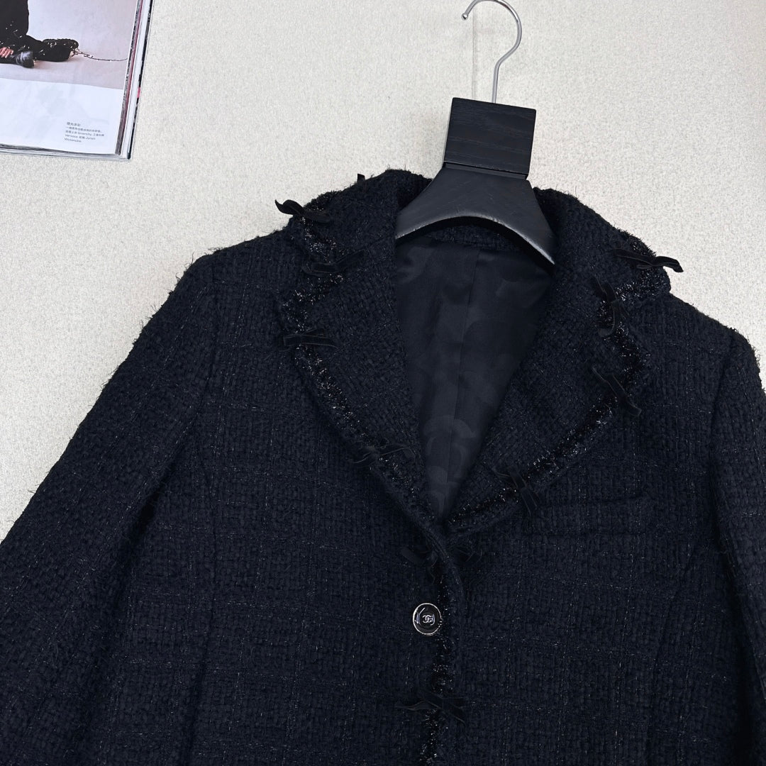 C 25 Bow-embellished woven jacket