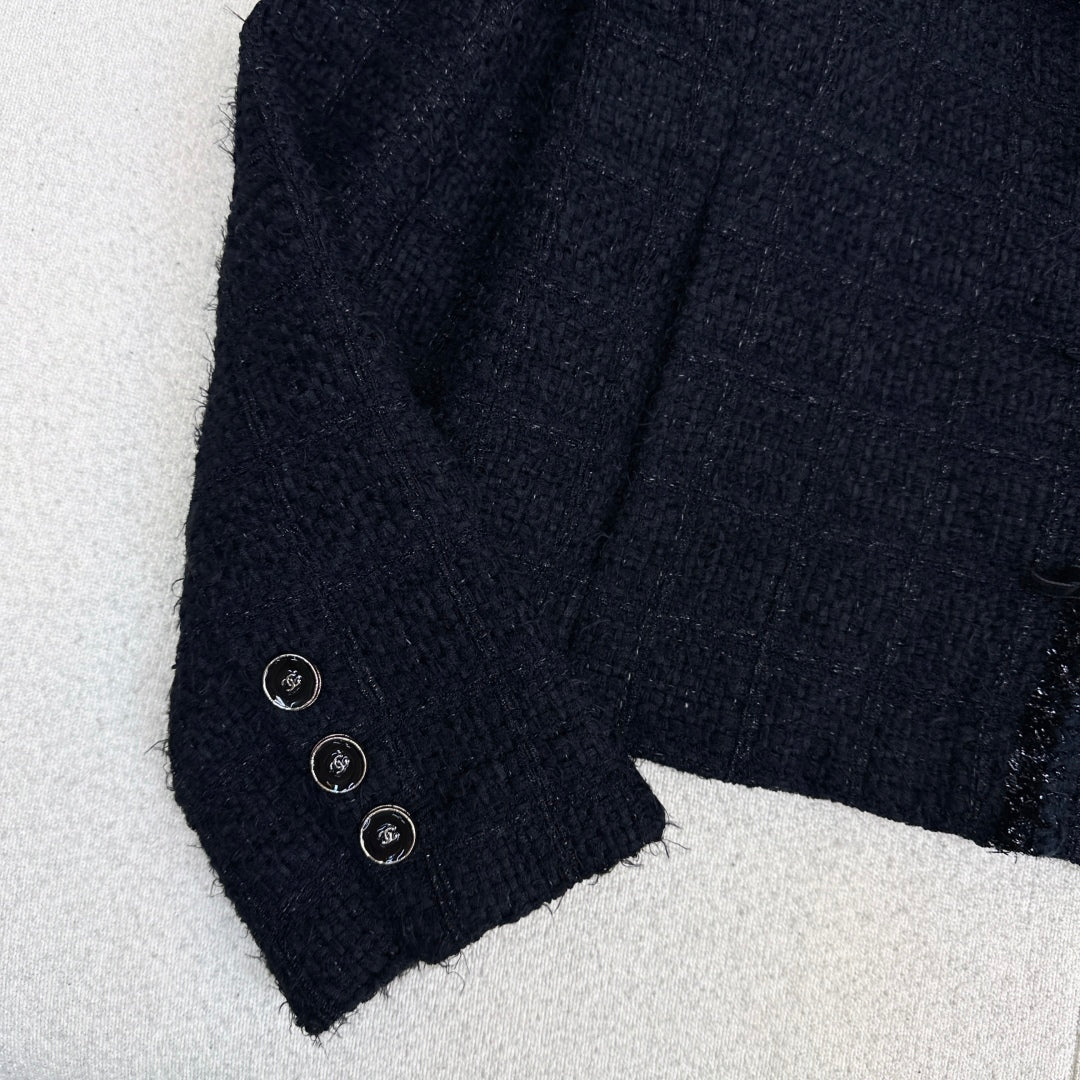 C 25 Bow-embellished woven jacket