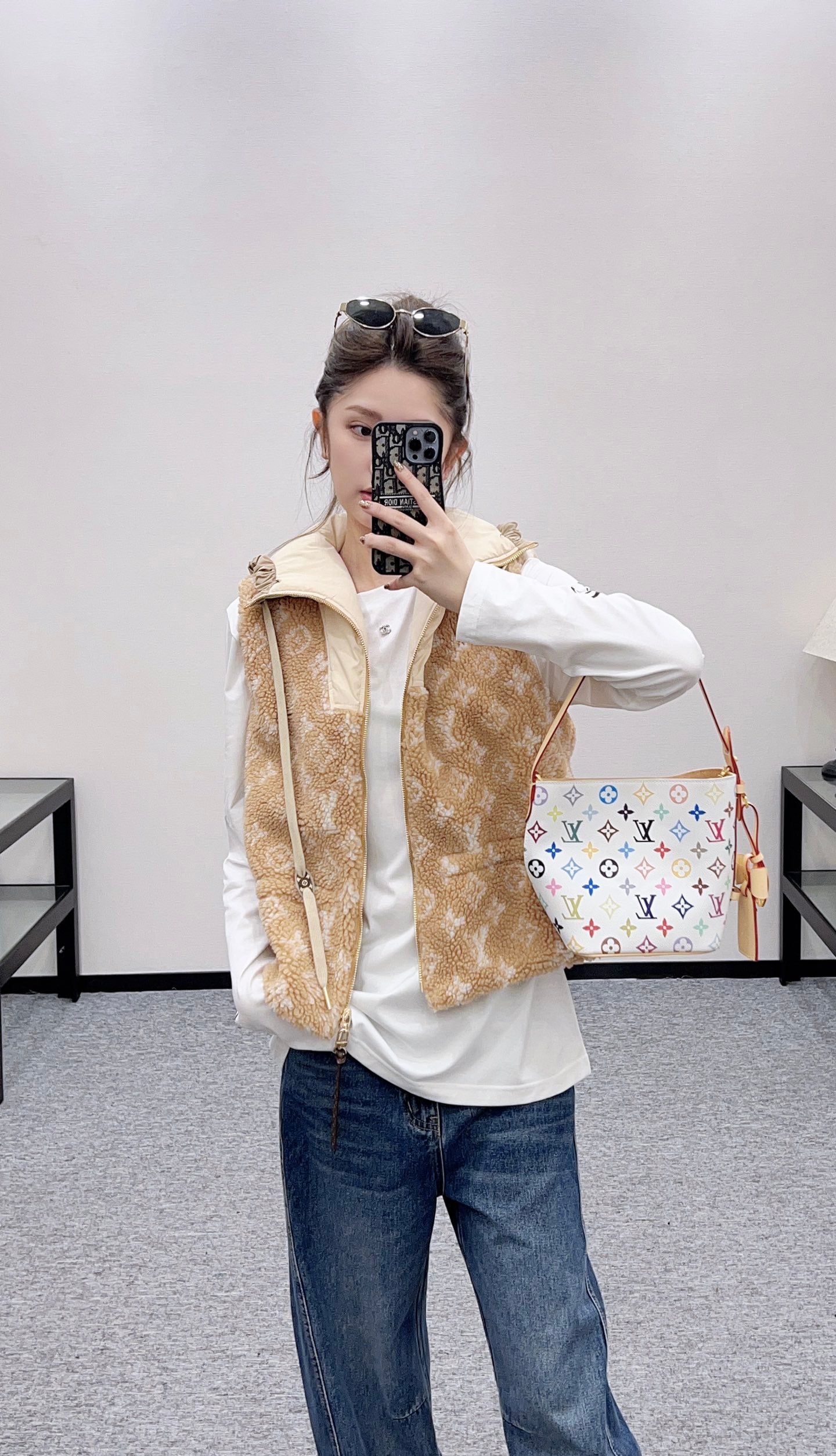 L 25 Hooded Teddy Sherpa Vest