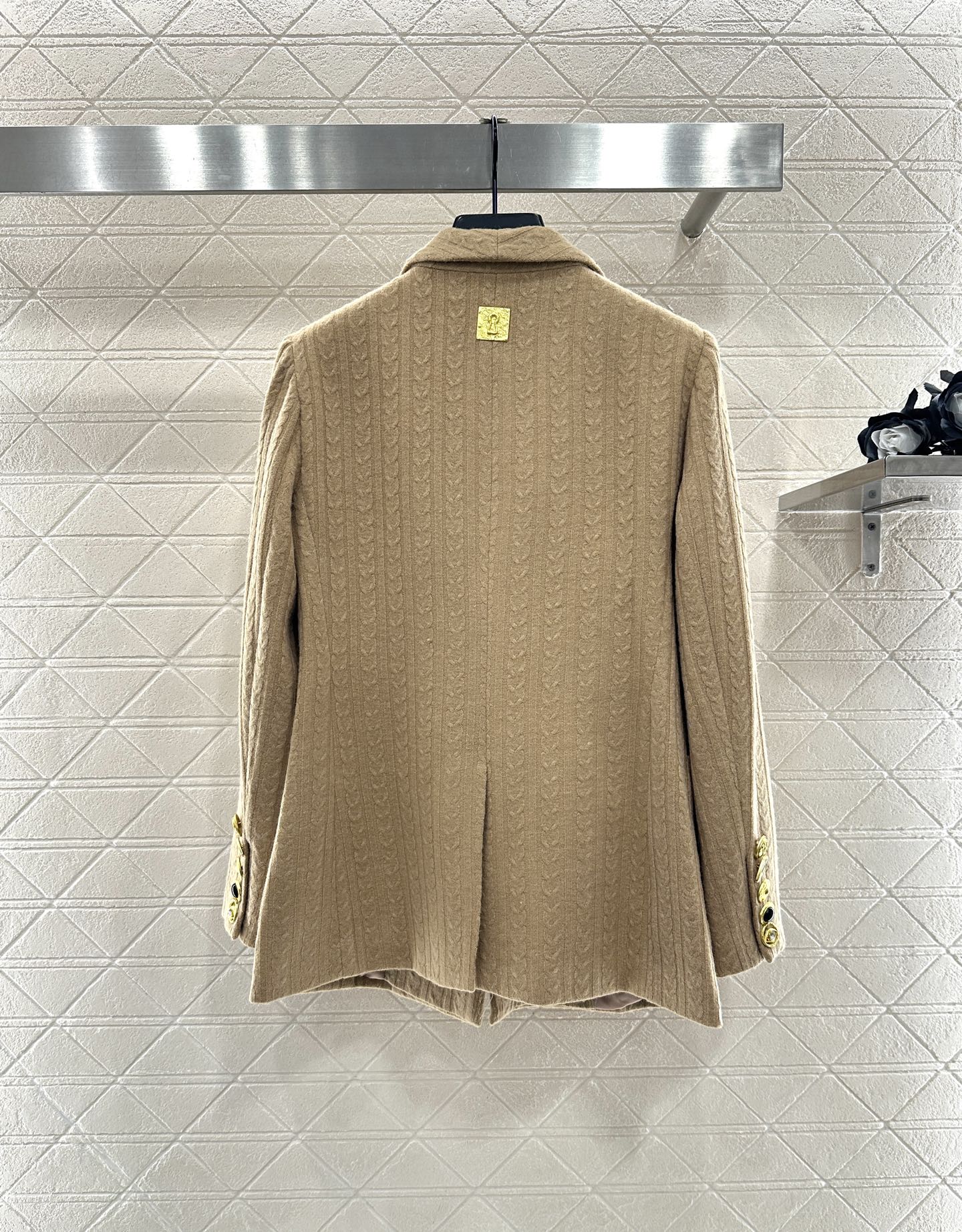 sc 25 Knitted cable-knit wool blazer