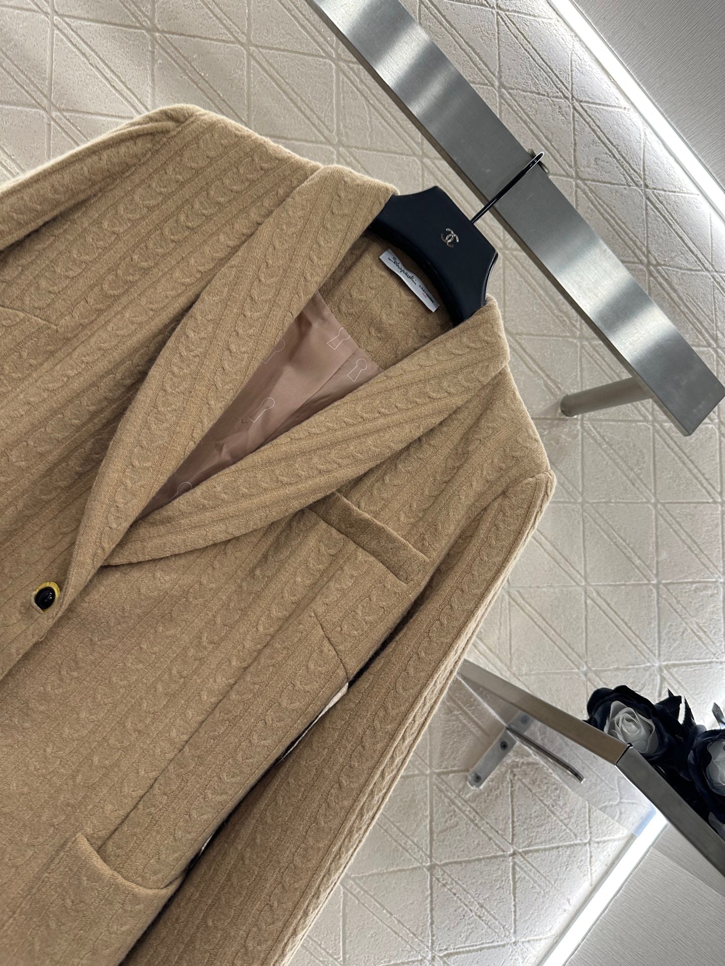 sc 25 Knitted cable-knit wool blazer