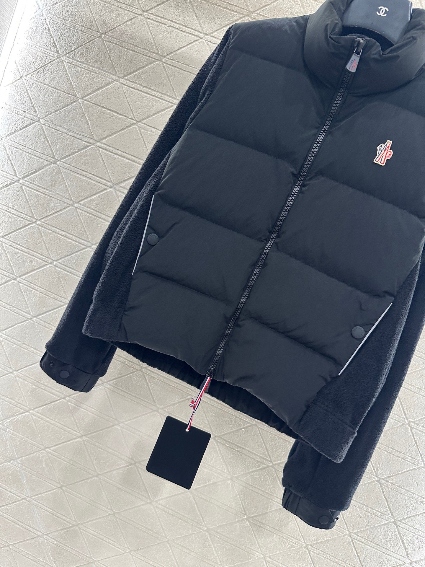 Mon 25 Stand collar paneled zipper down jacket