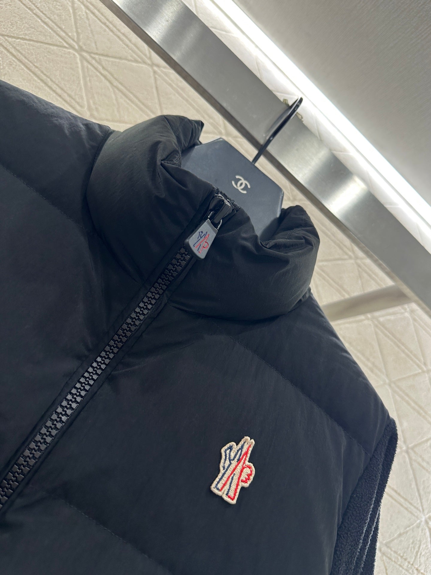 Mon 25 Stand collar paneled zipper down jacket