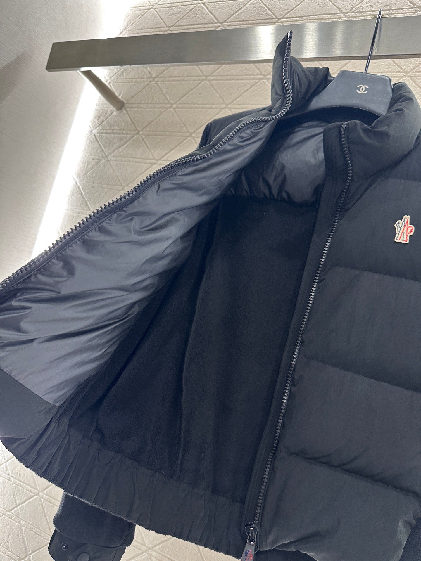 Mon 25 Stand collar paneled zipper down jacket