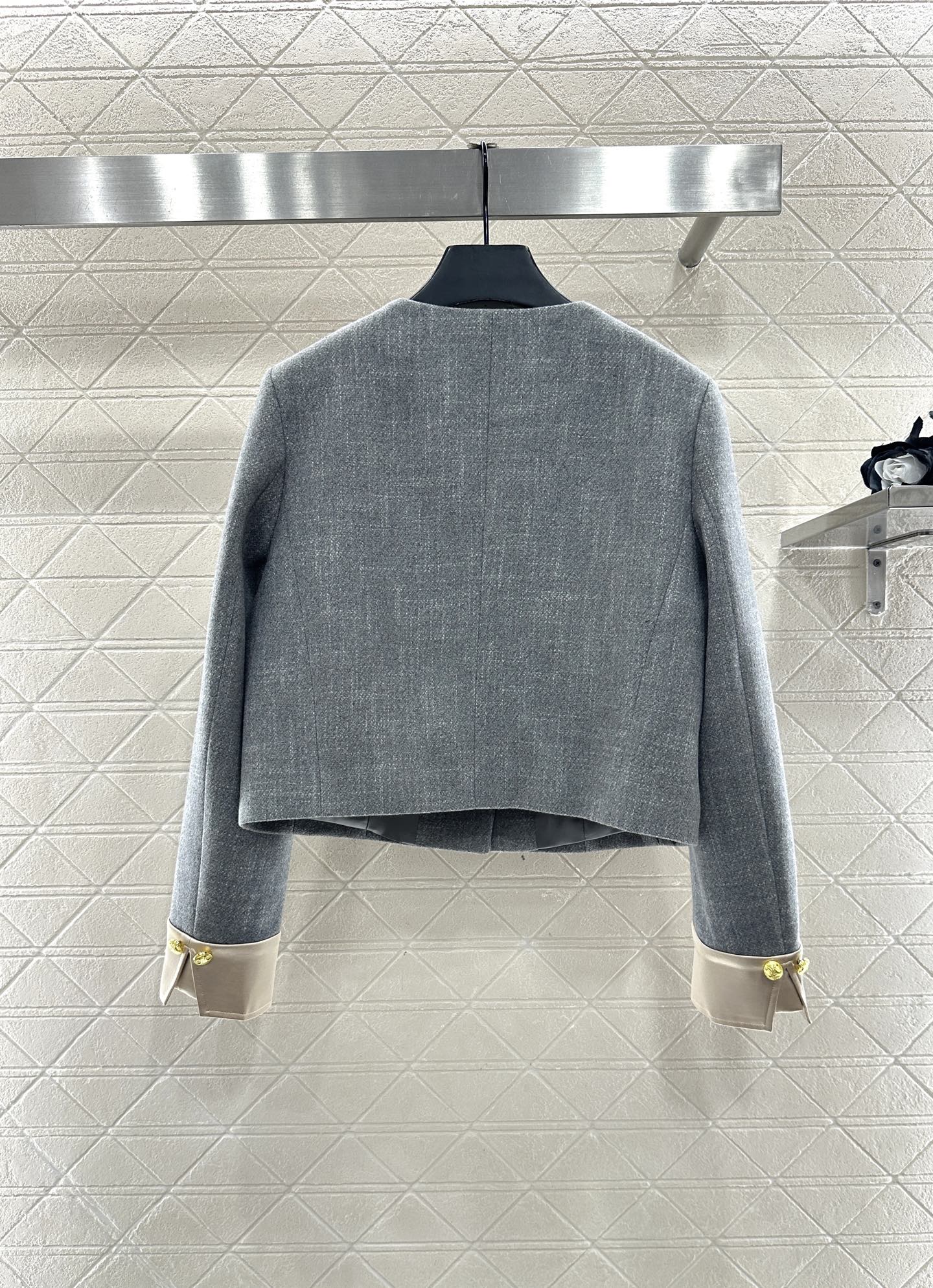 Ce 25 Round neck jacket + skirt set