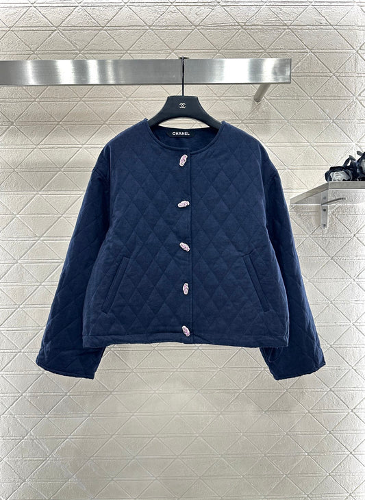 C 25 Diamond-quilted crew neck down jacket