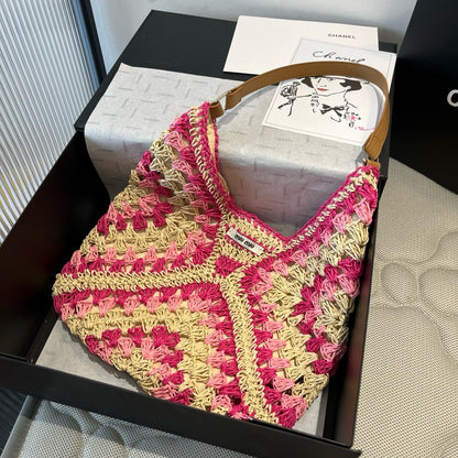 New straw bag