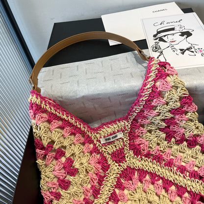 New straw bag