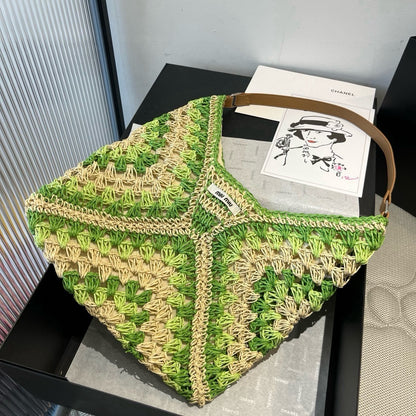 New straw bag