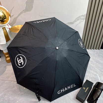 Parapluie pliant avec poignée en perles et housse en cuir de style nouveau