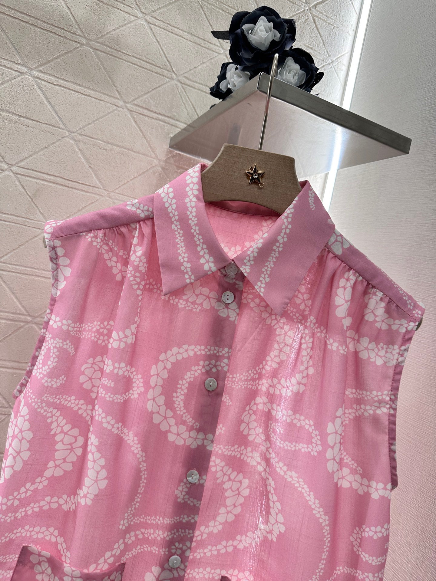 C 25 Printed Sleeveless Vest Shirt