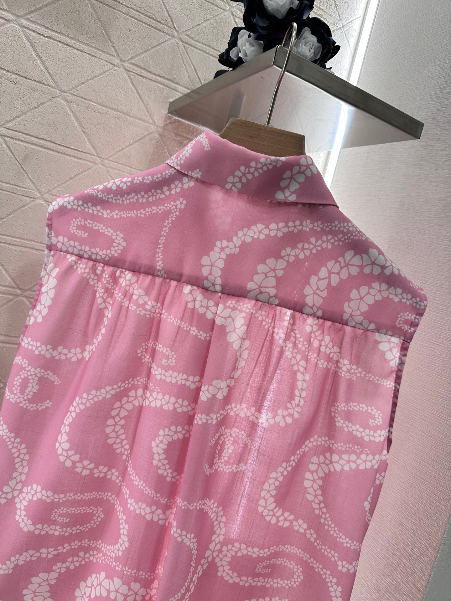 C 25 Printed Sleeveless Vest Shirt