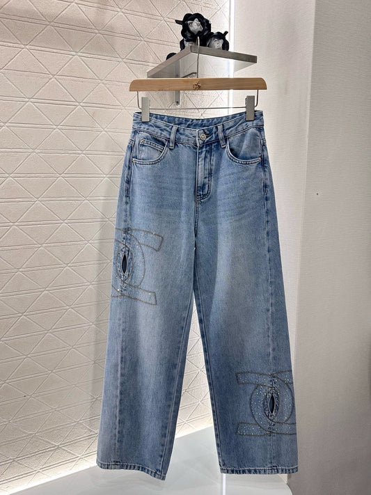 C 25 Weite Jeanshose mit Strass 