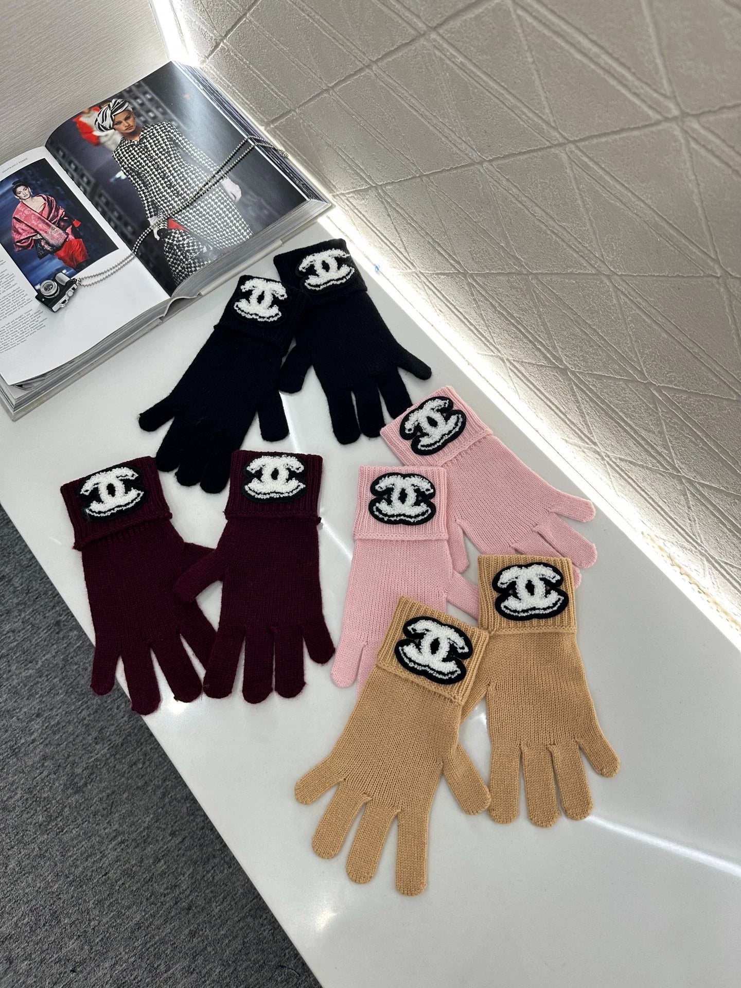 Gants en cachemire avec logo C 25