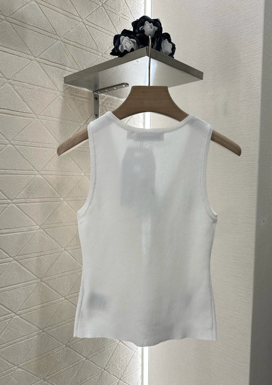 D 25 New Front Cutout Knit Vest