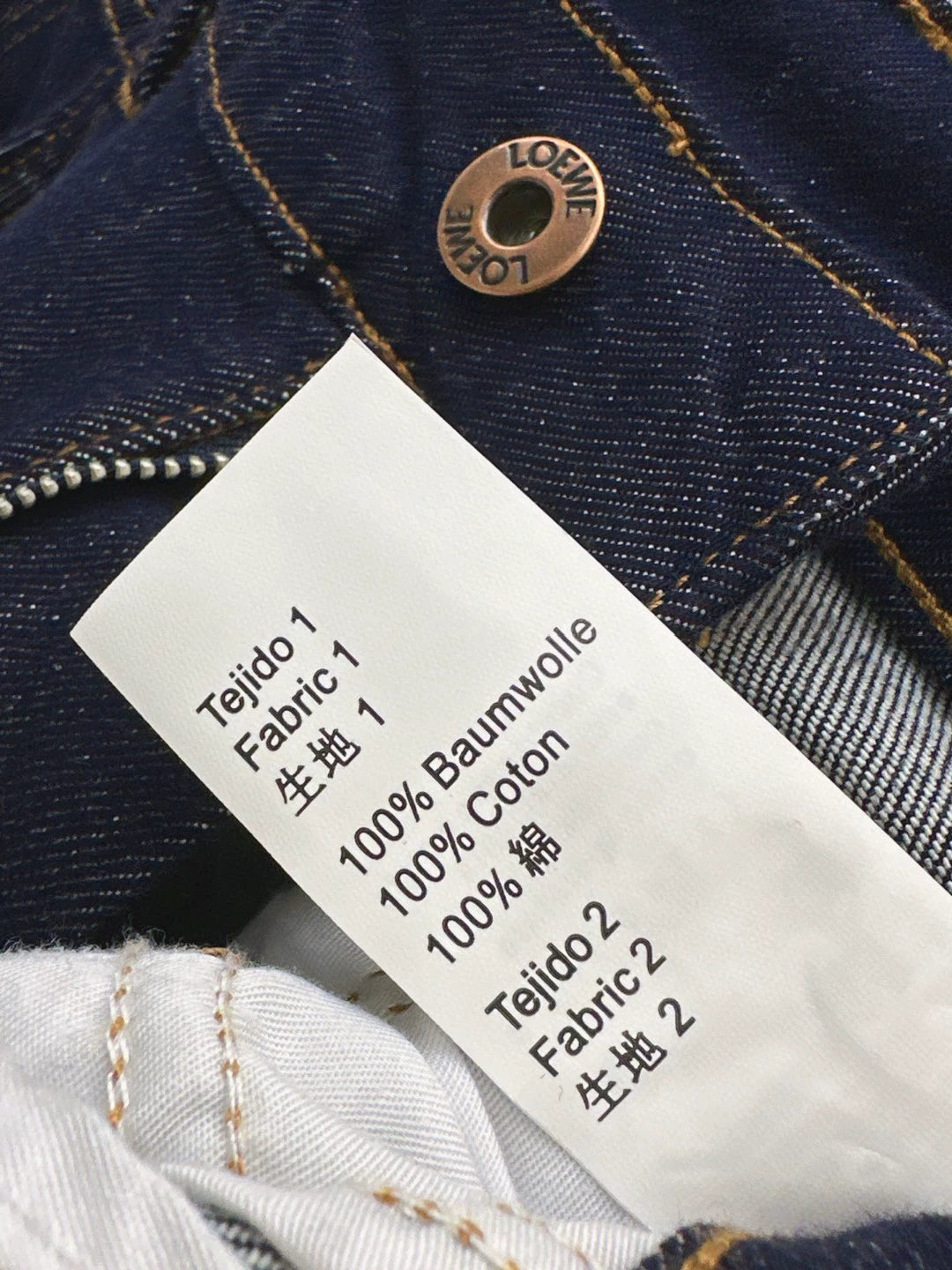 Lo 25 – Neueste klassische Jeansshorts mit monogrammiertem Lederetikett und Verzierung (große Größe) 