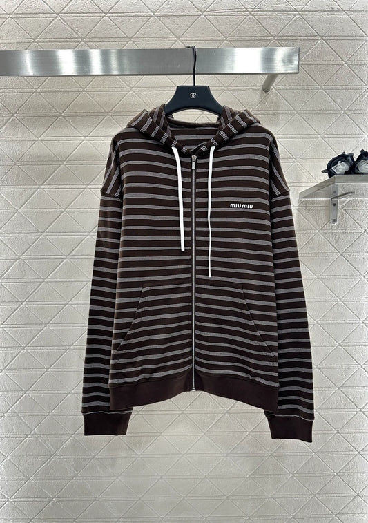 M 25 Hooded zip-up sweatshirt