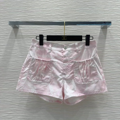 c 25 Neue Shorts mit Taschen und Print in Kontrastfarbe 
