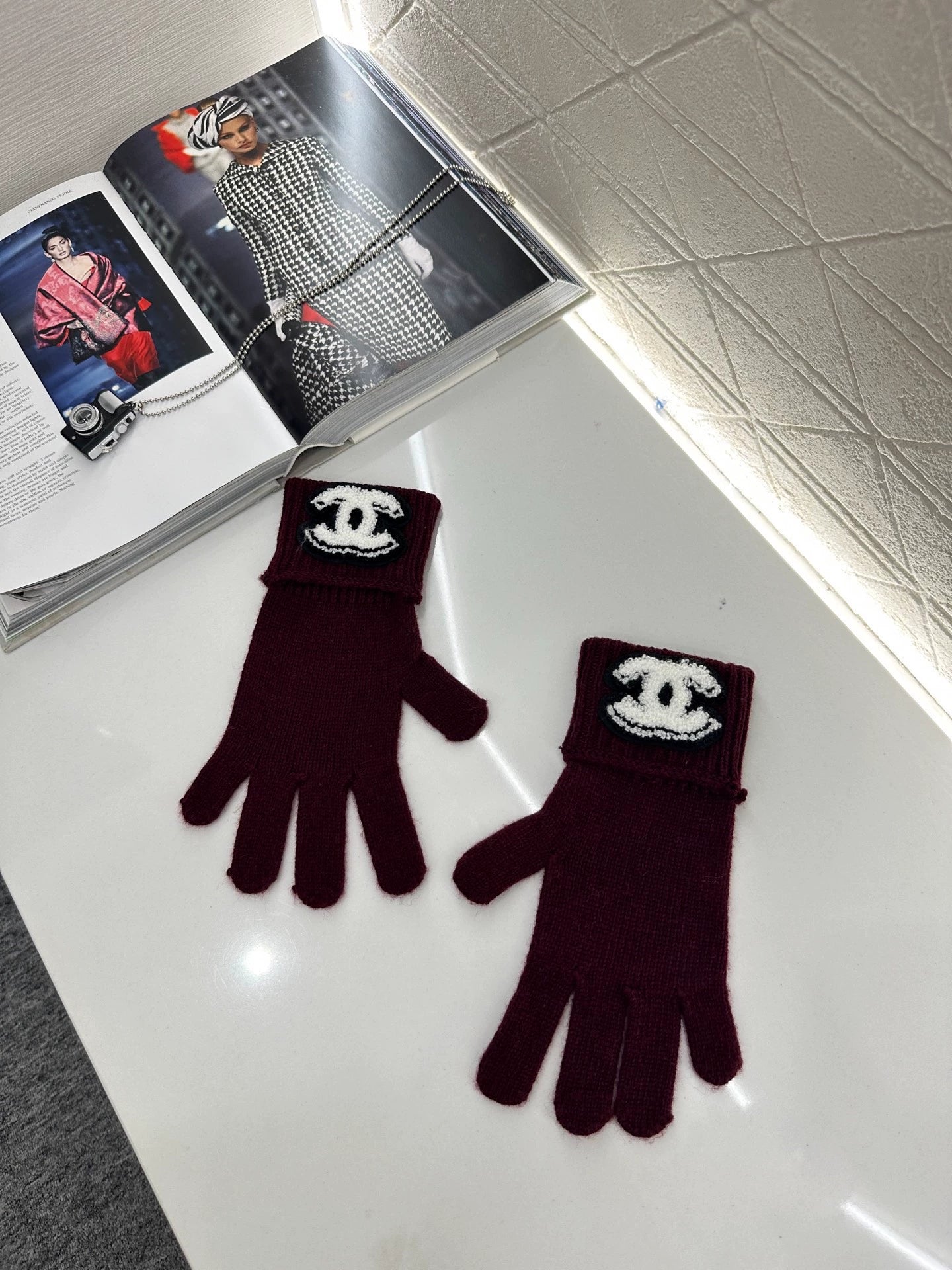Gants en cachemire avec logo C 25