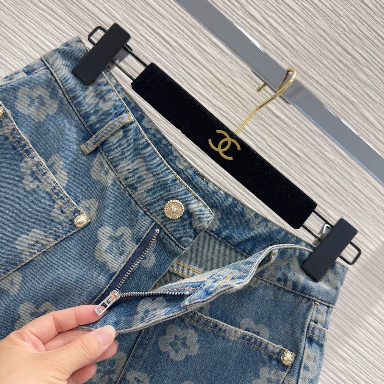 C 25SS new stylish denim shorts
