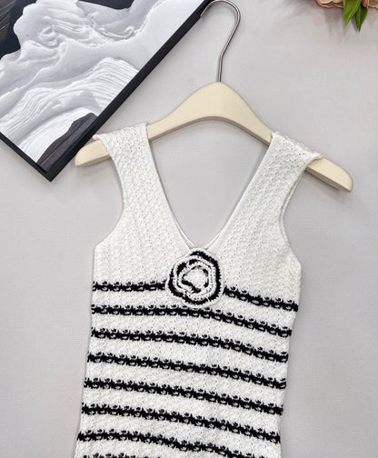 C 25 New Camellia Stripe Knitted Vest