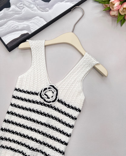 C 25 New Camellia Stripe Knitted Vest