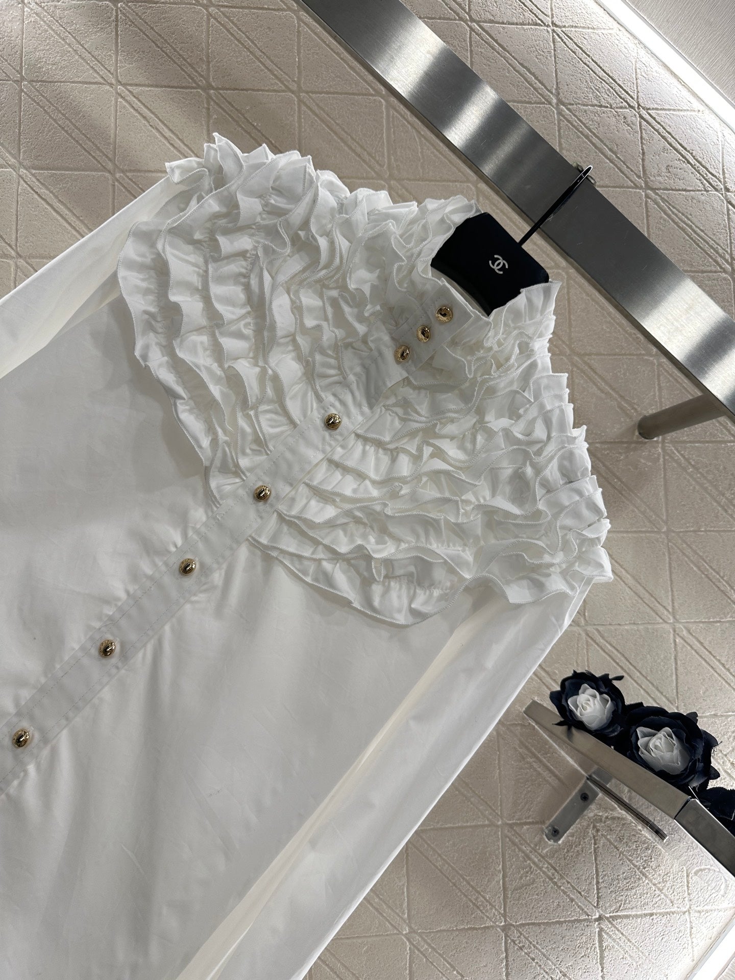 L 25 Layered Cake Collar Shirt