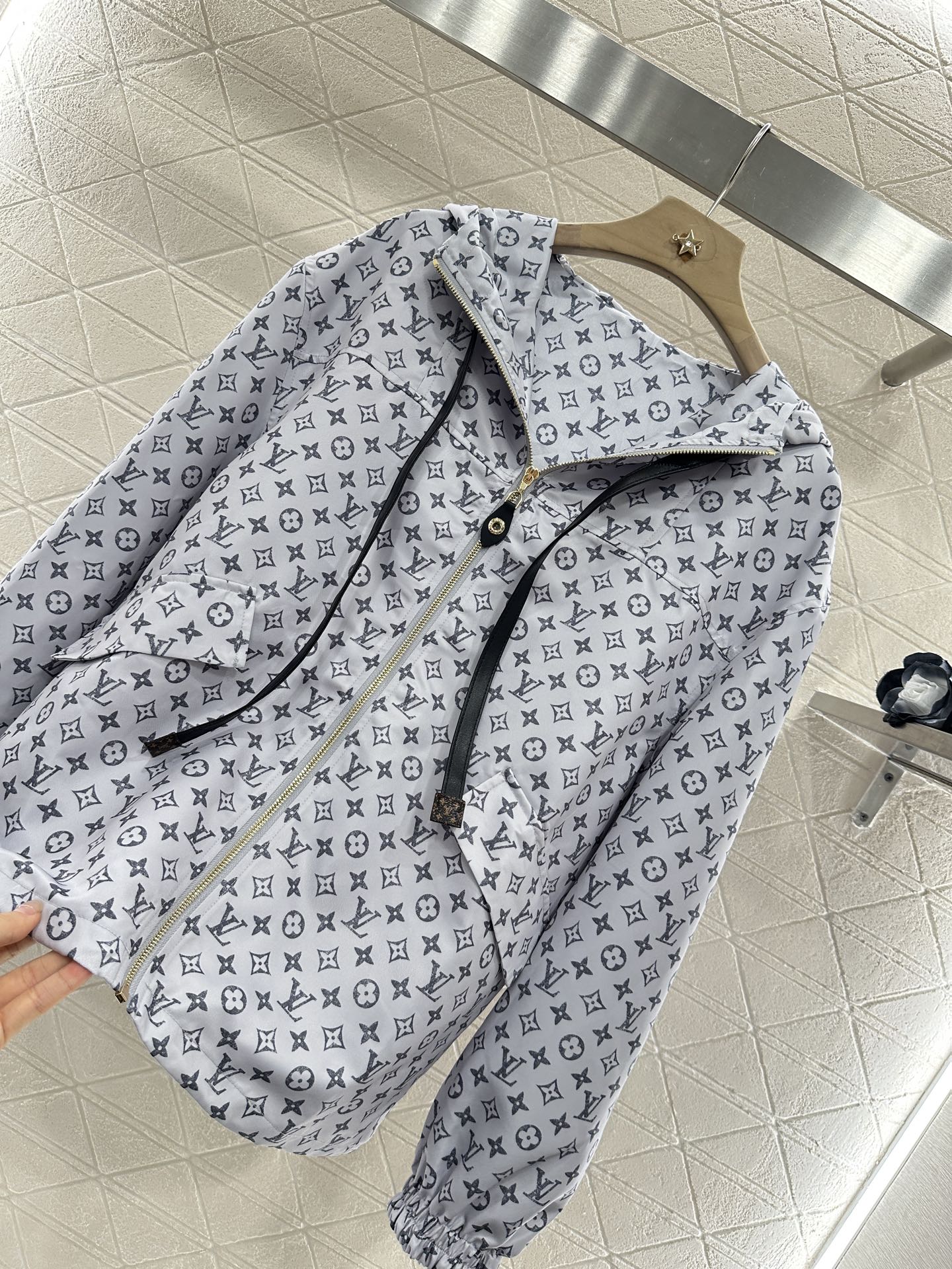 L 2025 Neuheiten Kapuzenjacke 
