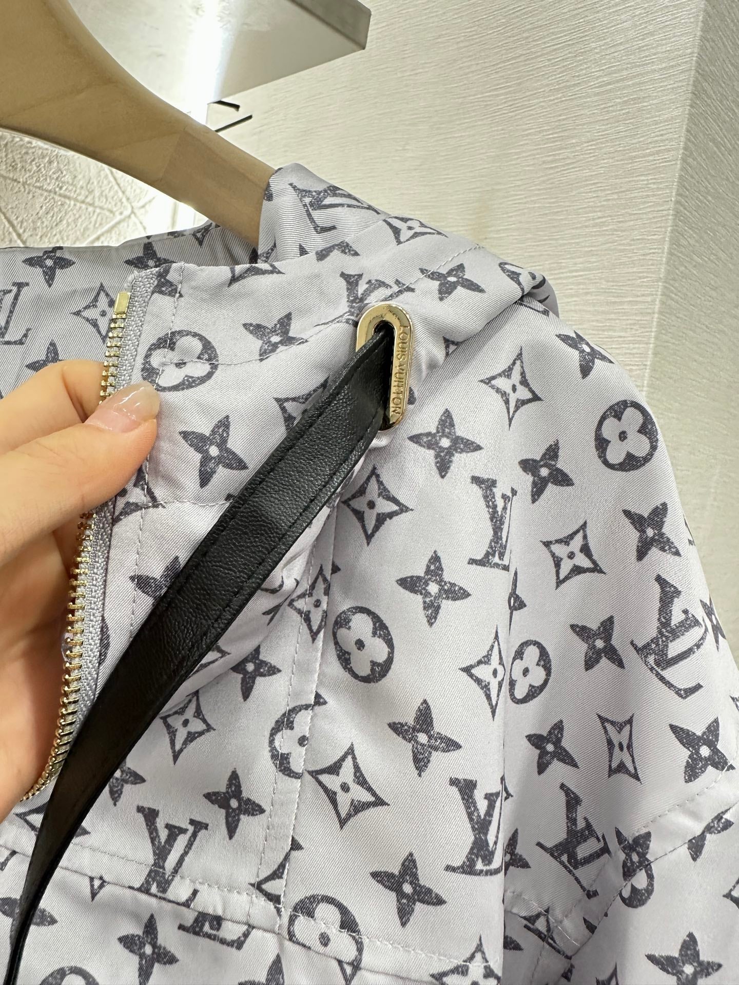 L 2025 Neuheiten Kapuzenjacke 