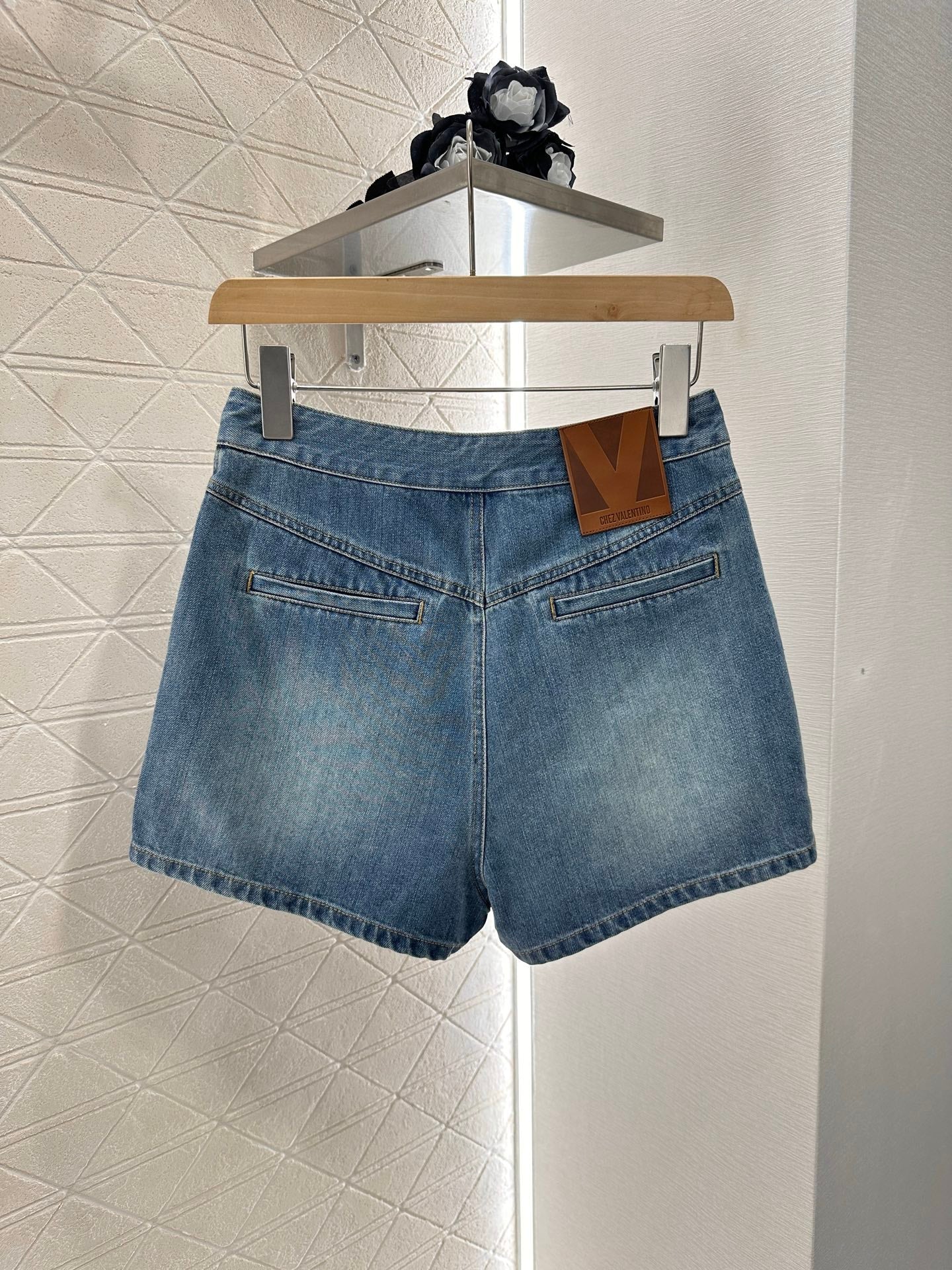 V 2025 neue Produkte Denim-Shorts mit Taschen 