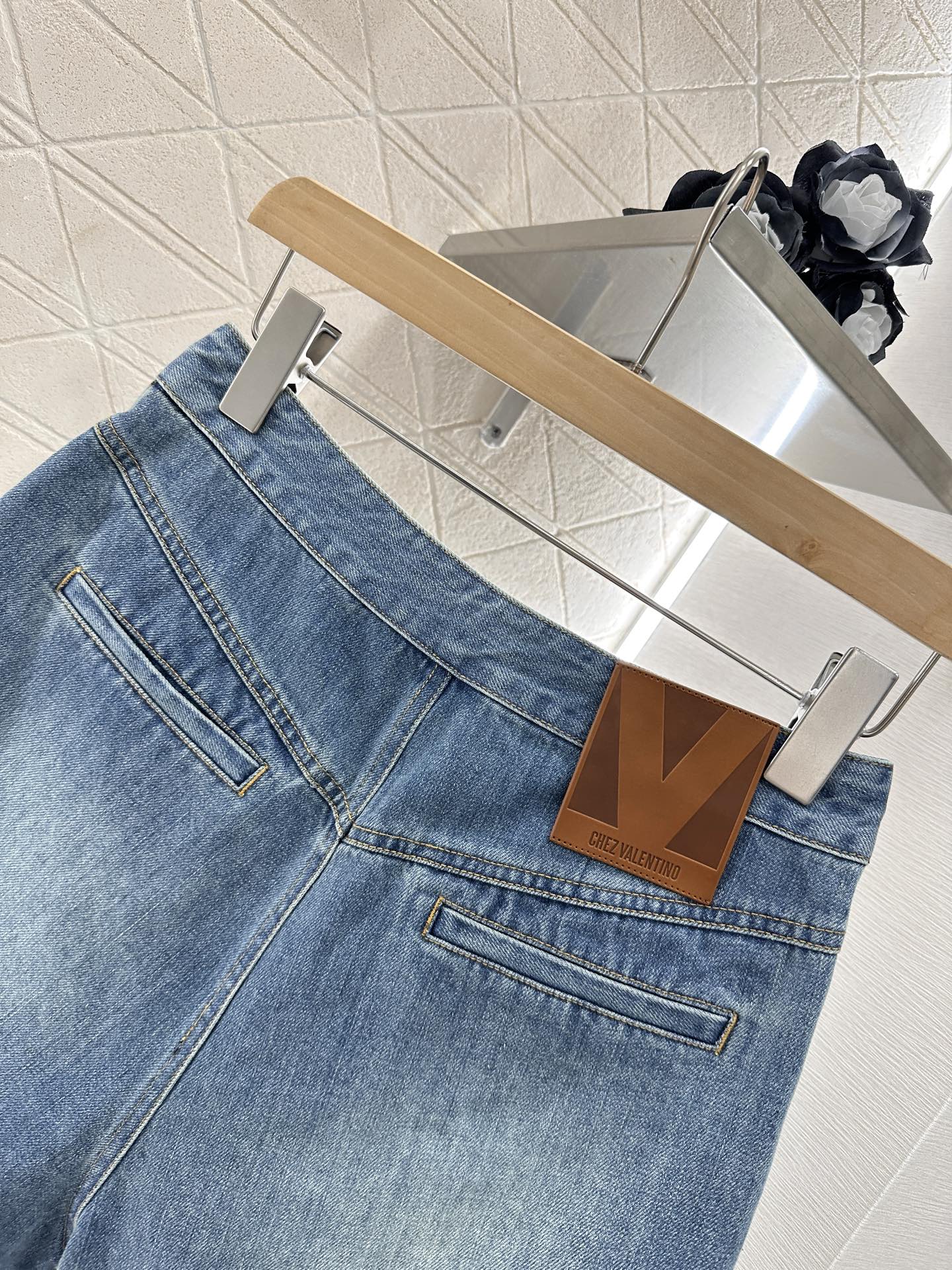 V 2025 neue Produkte Denim-Shorts mit Taschen 